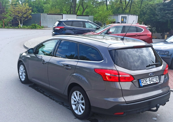 Ford Focus cena 39800 przebieg: 217000, rok produkcji 2016 z Dębica małe 232